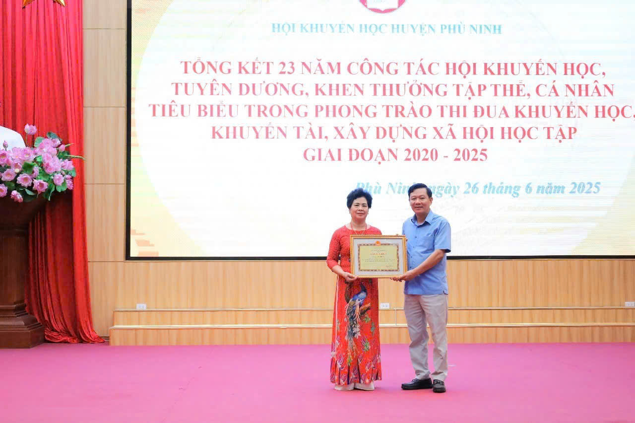 Hội Khuyến học huyện Phù Ninh tổng kết 23 năm công tác khuyến học, khuyến tài, xây dựng xã hội học tập