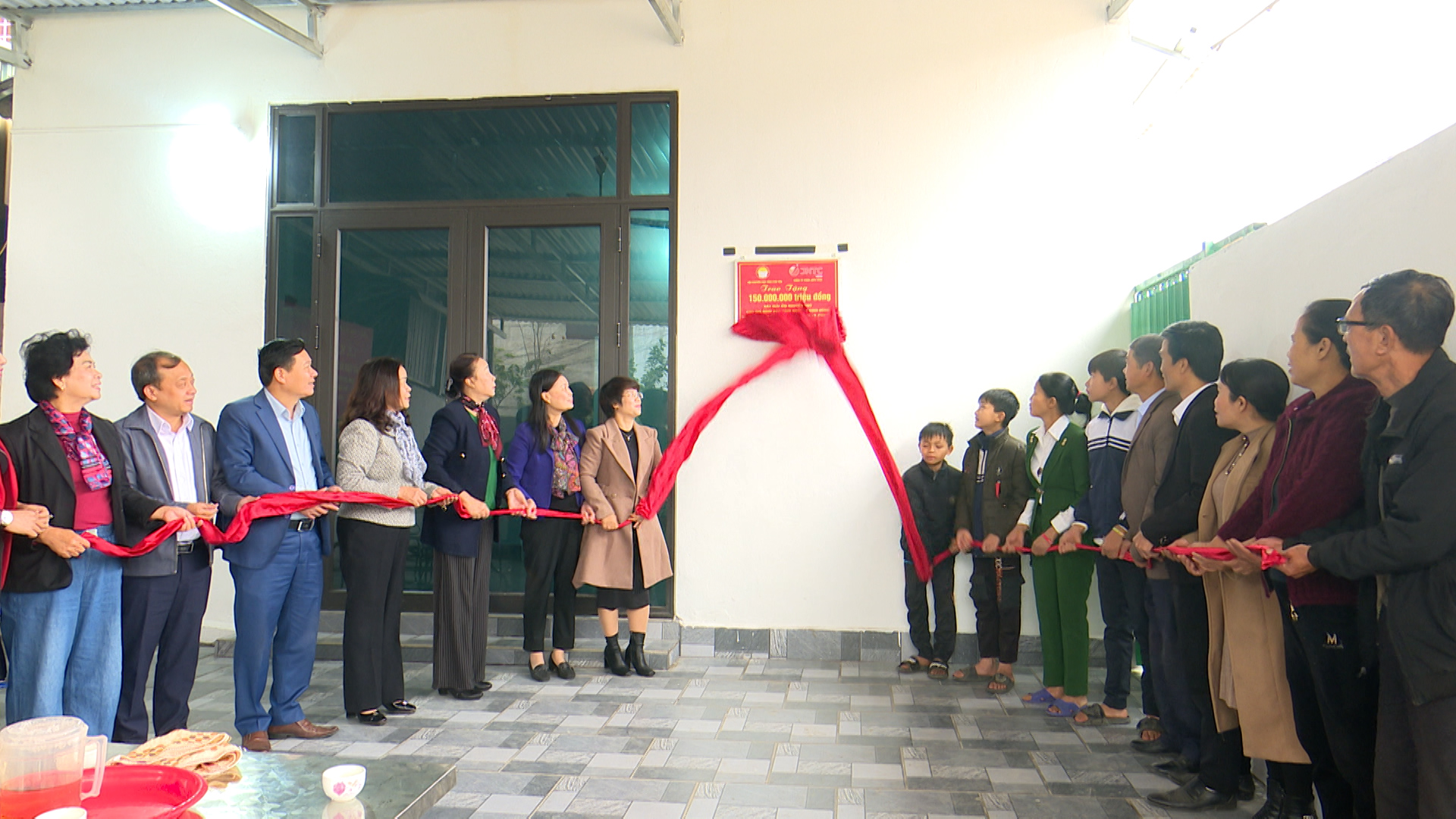 Hội Khuyến khọc tỉnh Phú Thọ phối hợp với Hội Khuyến học huyện Phù Ninh Khánh thành và bàn giao nhà “Mái ấm khuyến học”, tại xã gia Thanh