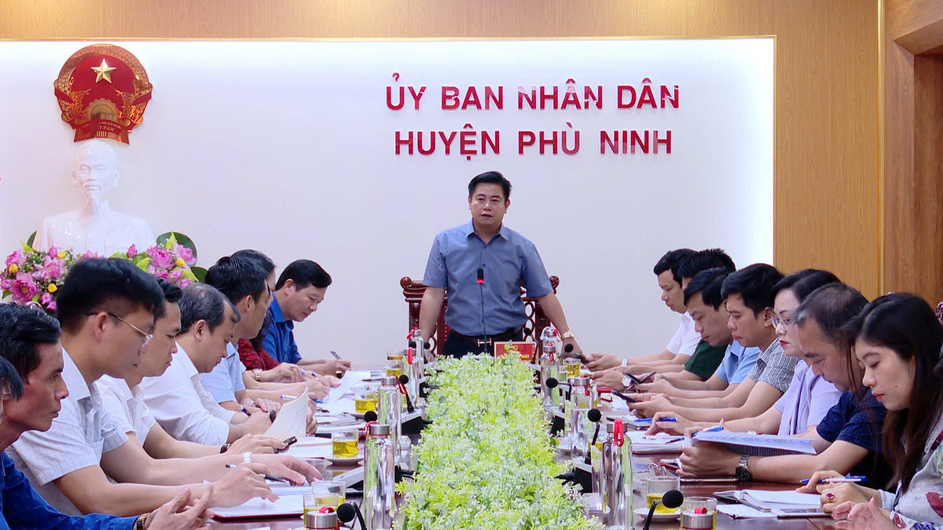 UBND huyện Phù Ninh tổ chức phiên họp chuyên đề các nội dung liên quan đến công tác sắp xếp, sáp nhập đơn vị hành chính cấp xã