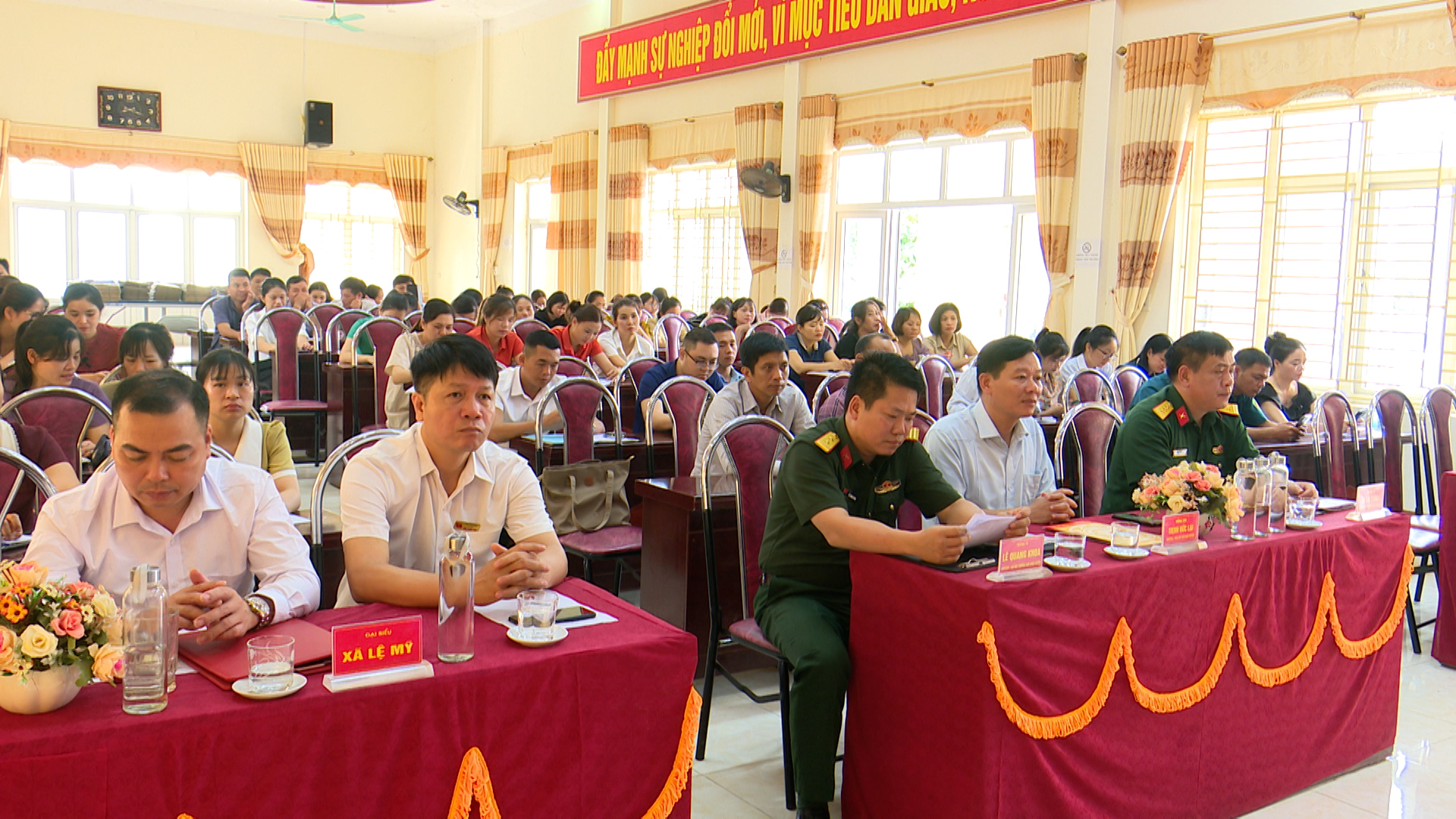 Huyện Phù Ninh khai mạc lớp bồi dưỡng kiến thức quốc phòng và an ninh đối tượng 4 năm 2025, tại xã Lệ Mỹ