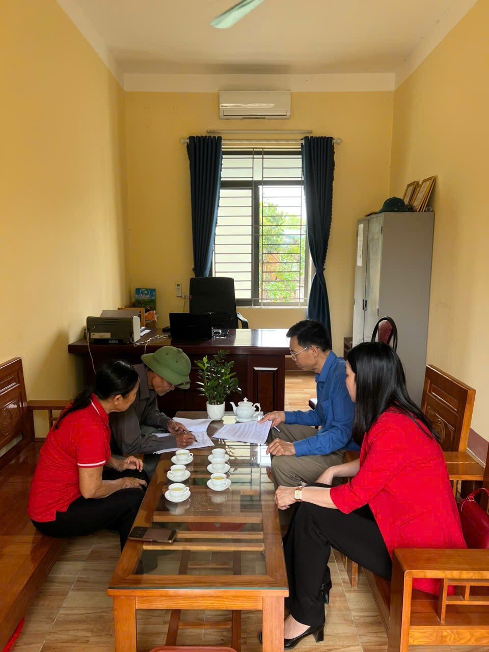 Hội Chữ thập đỏ huyện Phù Ninh tiếp tục nhân rộng dự án ngân hàng bò cho các hộ gia đình có hoàn cảnh khó khăn tại xã Gia Thanh