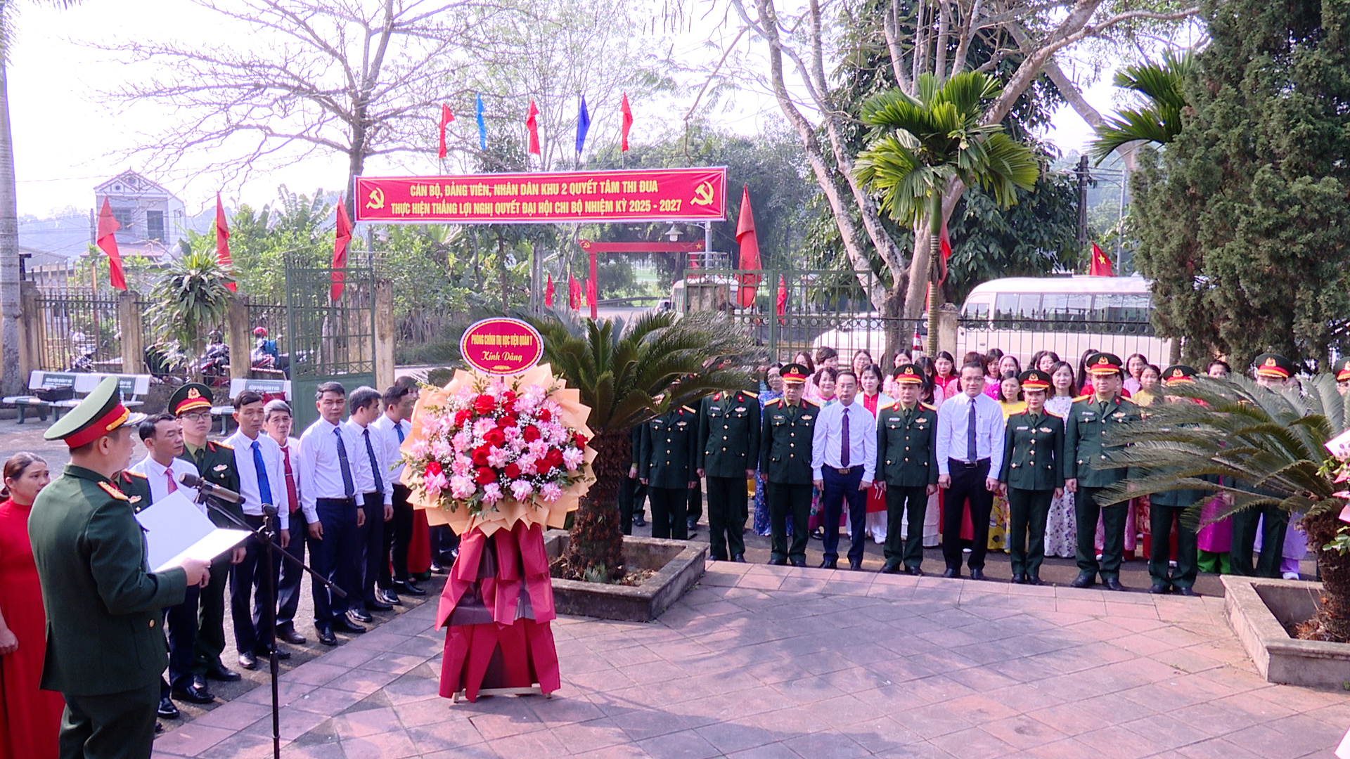 Bệnh viện Quân y 103 tổ chức chương trình “Hành quân về nguồn”