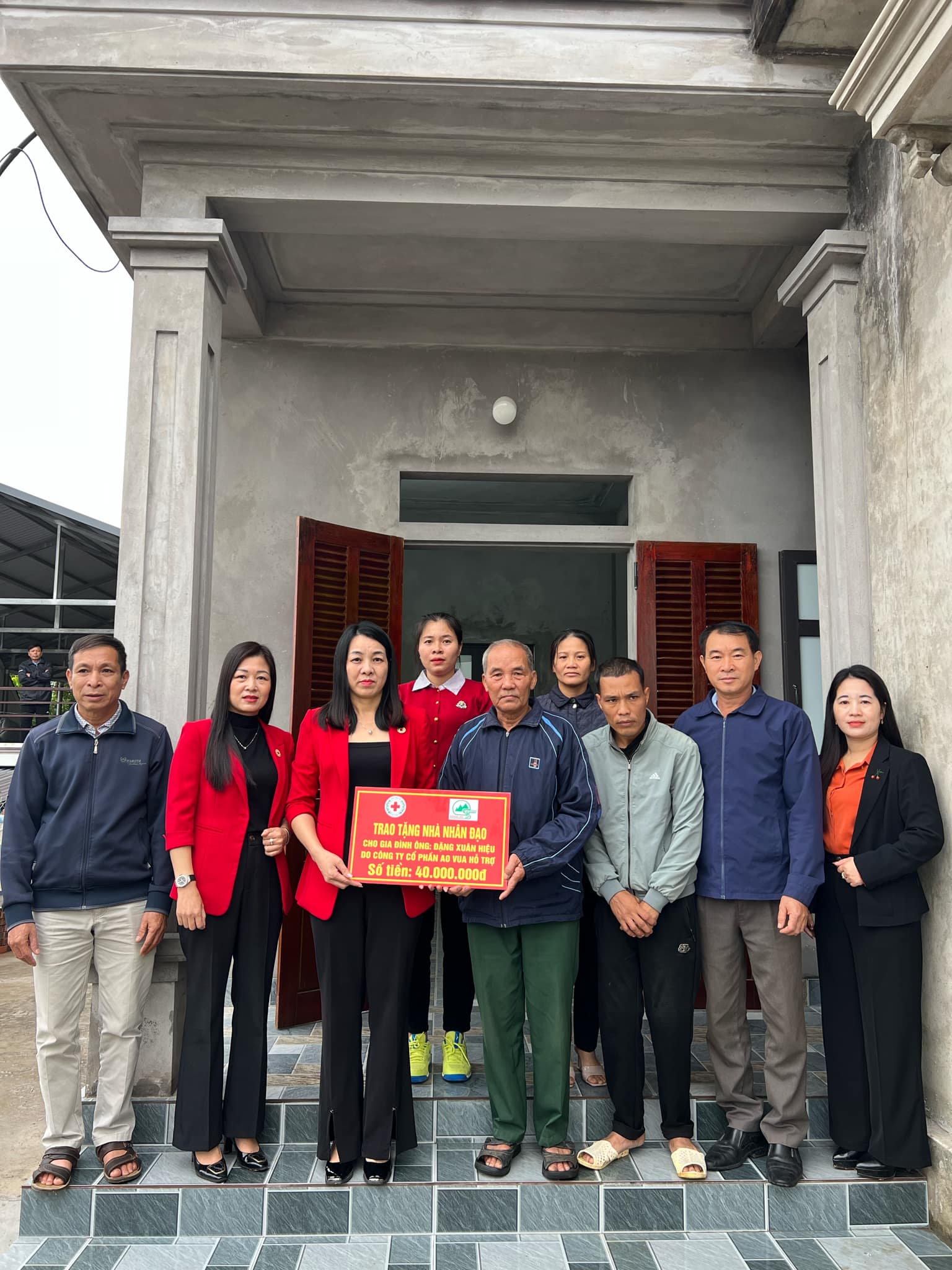 Hội Chữ thập đỏ huyện Phù Ninh hỗ trợ xây dựng nhà nhân đạo