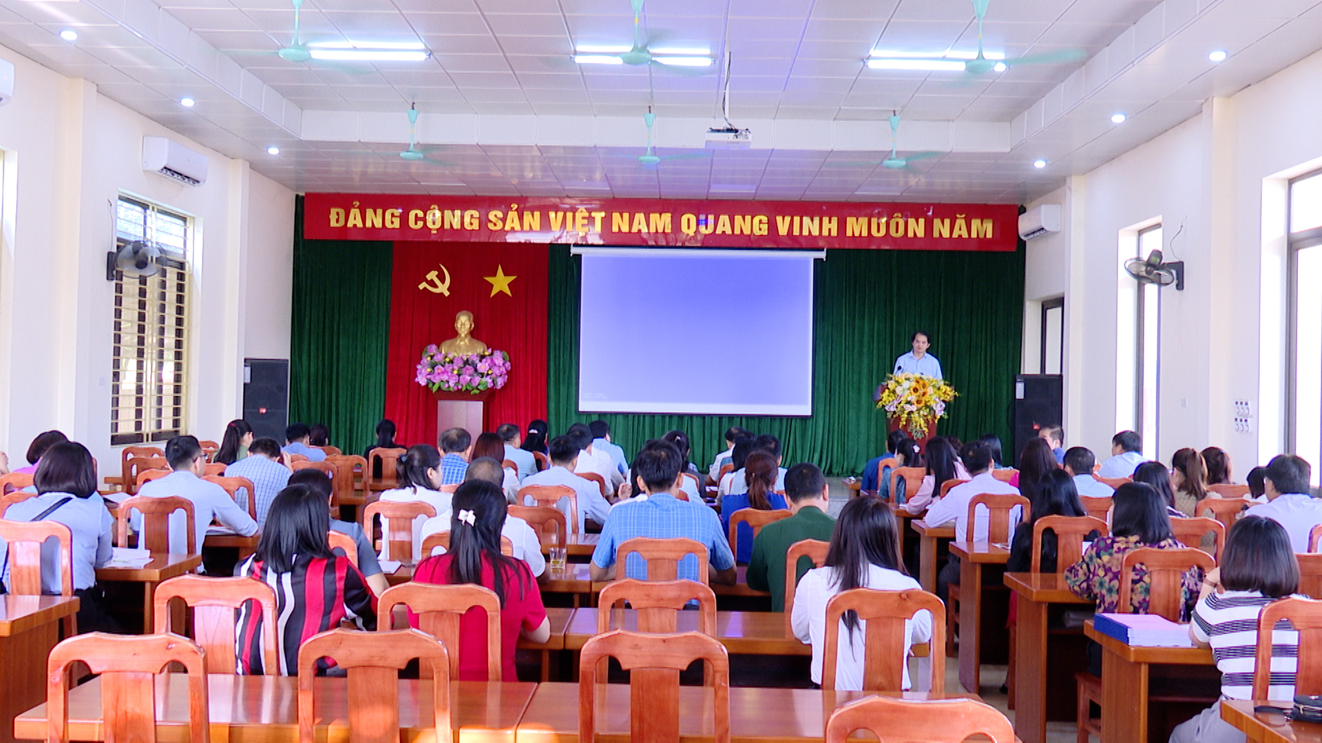 Bồi dưỡng nghiệp vụ công tác kiểm tra, giám sát và công tác Văn phòng cấp ủy năm 2024