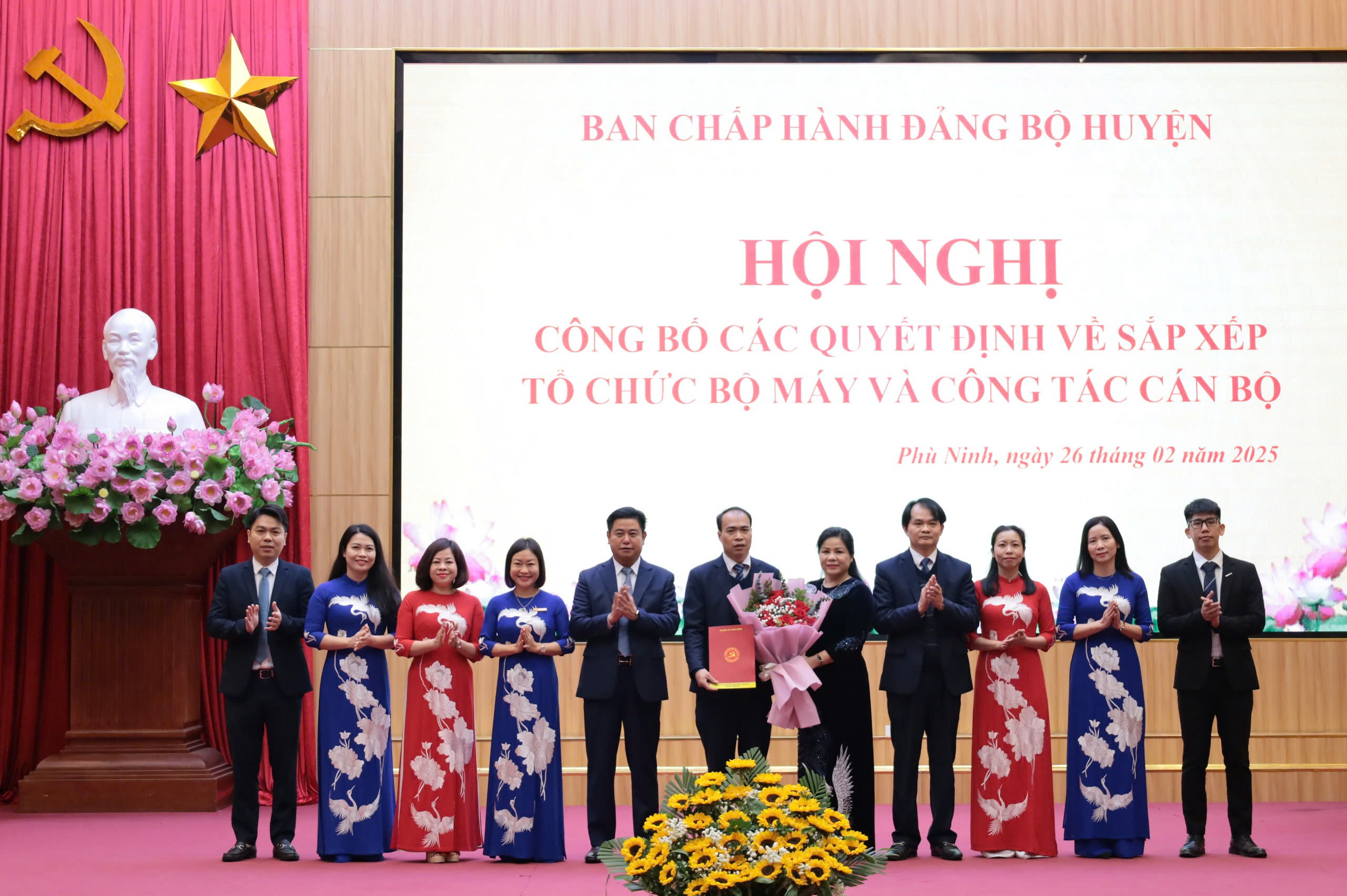 Phù Ninh: Công bố các quyết định của BTV Huyện uỷ về về sắp xếp tổ chức bộ máy và công tác cán bộ