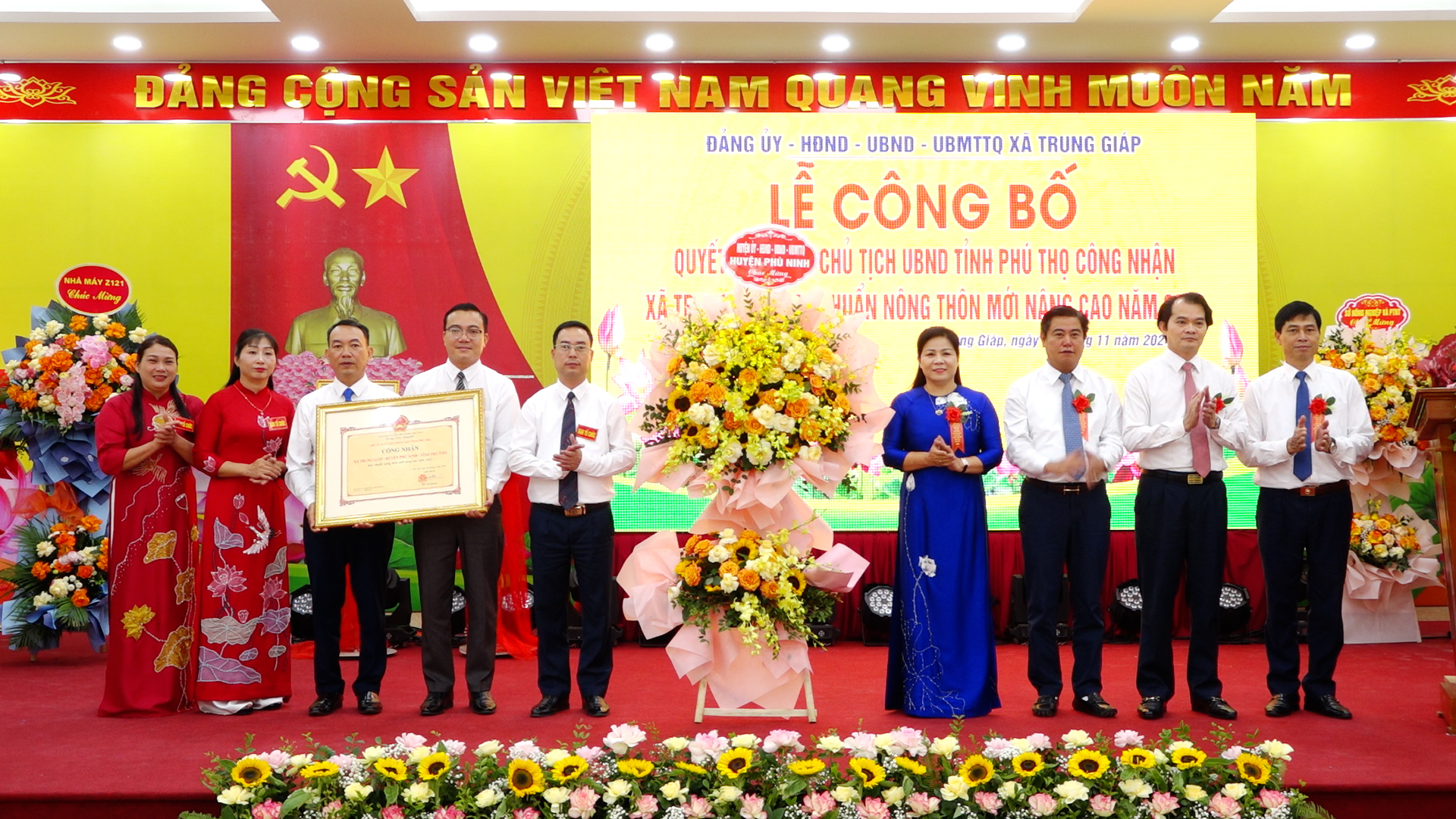 Xã Trung Giáp về đích nông thôn mới nâng cao