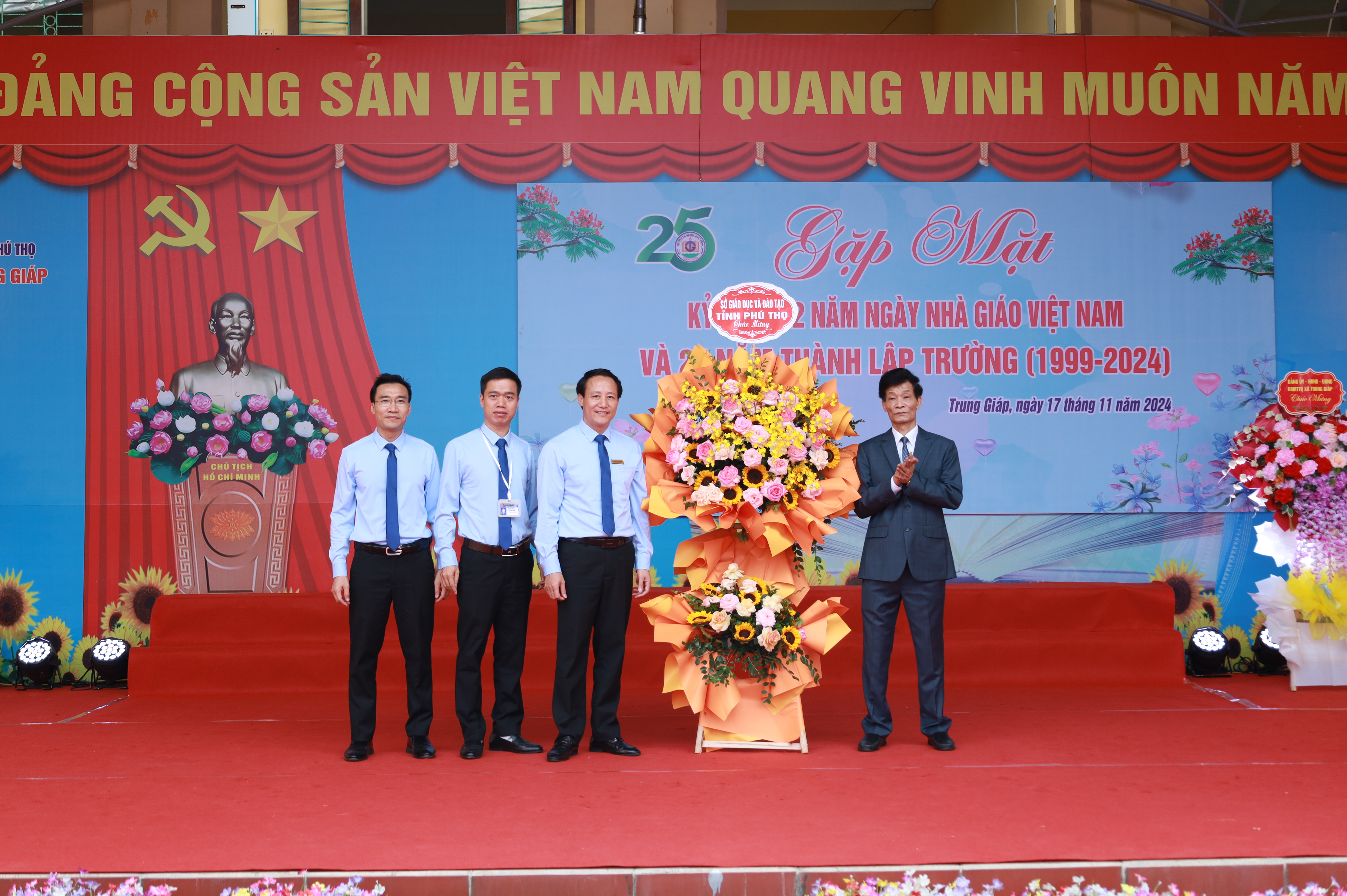 Trường THPT Trung Giáp tổ chức kỷ niệm 25 năm ngày thành lập trường (1999-2024)