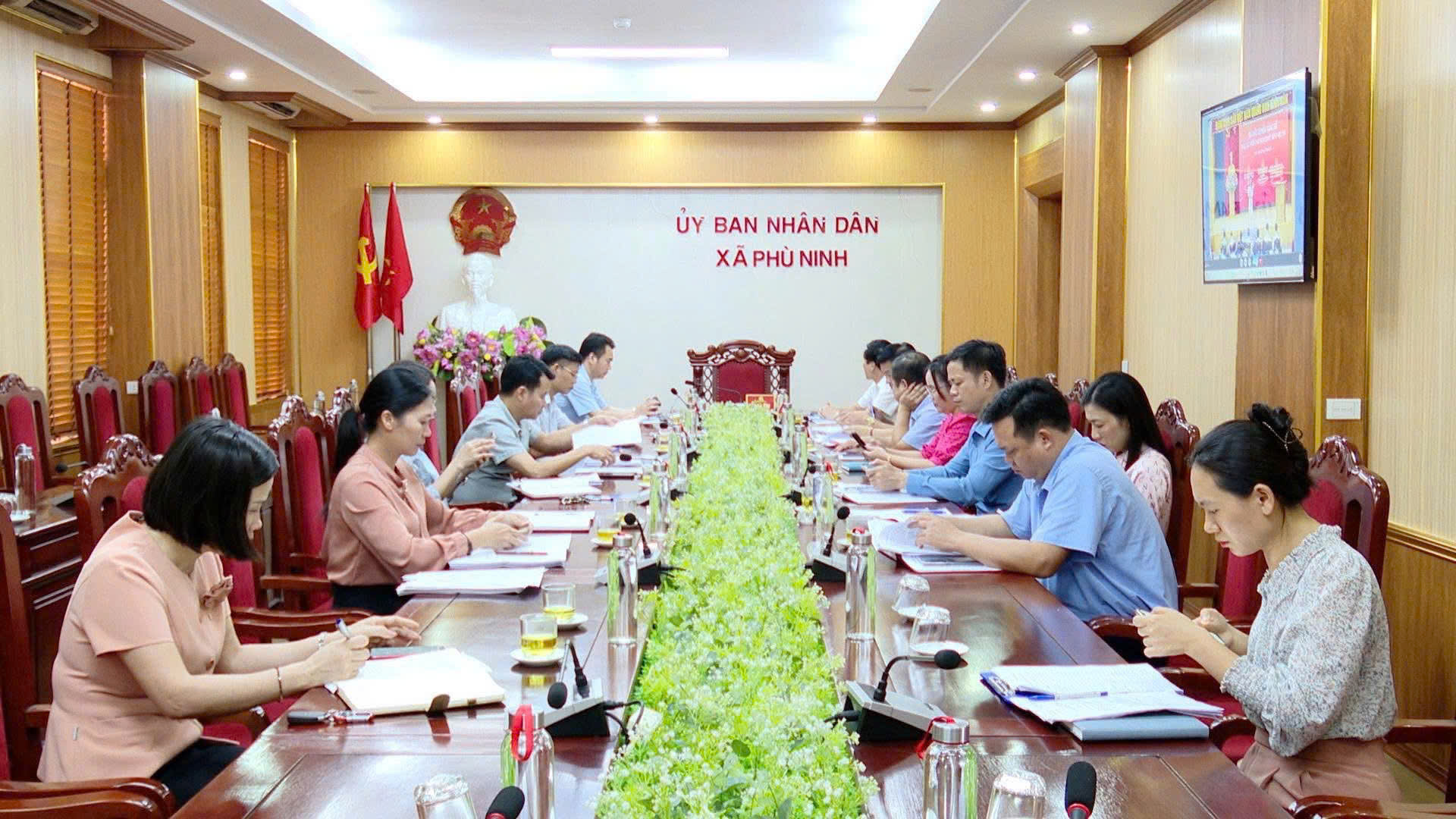 XÃ PHÙ NINH THAM DỰ HỘI NGHỊ TRỰC TUYẾN SƠ KẾT 6 THÁNG ĐẦU NĂM VÀ TRIỂN KHAI NHIỆM VỤ 6 THÁNG CUỐI NĂM 2025 CỦA BAN CHỈ ĐẠO TRUNG ƯƠNG VỀ PHÁT TRIỂN KHOA HỌC, CÔNG NGHỆ, ĐỔI MỚI SÁNG TẠO VÀ CHUYỂN ĐỔI SỐ