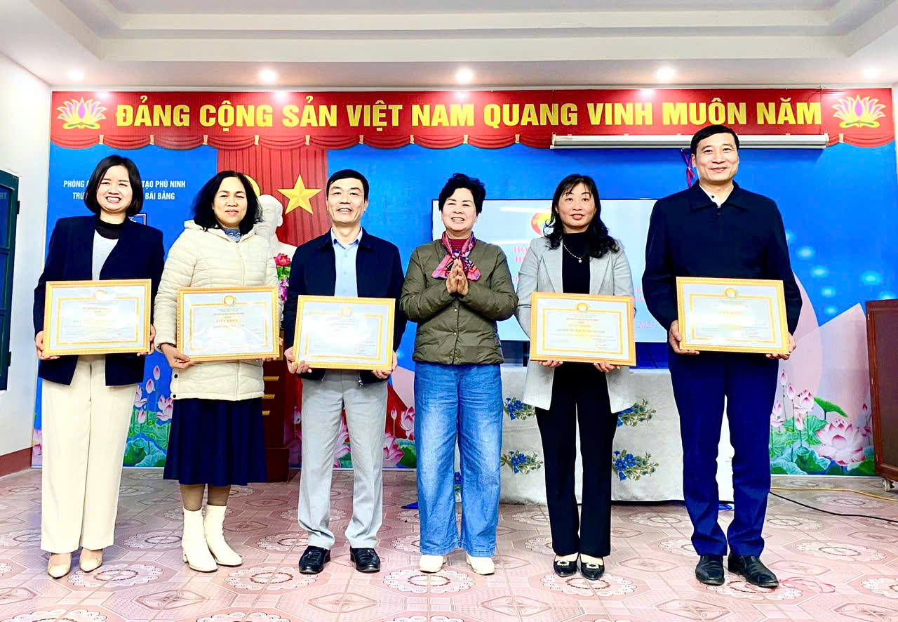 Hội khuyến học huyện tổng kết công tác Hội năm 2024, triển khai nhiệm vụ năm 2025