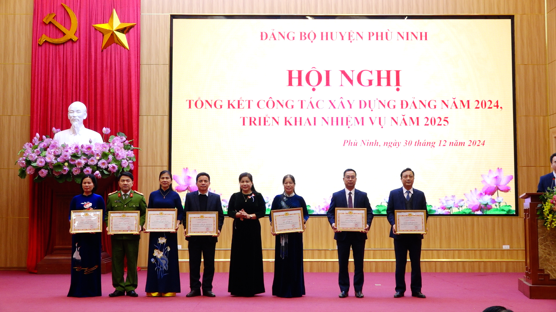 Phù Ninh tổ chức hội nghị tổng kết công tác xây dựng Đảng năm 2024, triển khai nhiệm vụ năm 2025