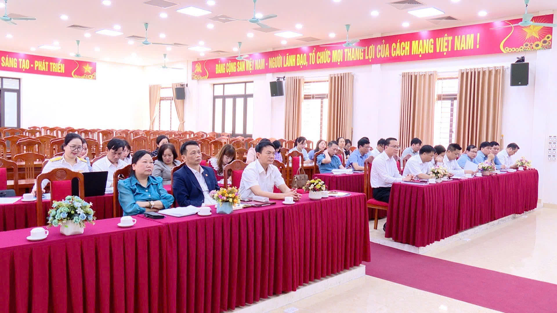 HỘI NGHỊ GIAO BAN CÔNG TÁC TÀI CHÍNH NGÂN SÁCH CẤP XÃ QUÝ I, TRIỂN KHAI NHIỆM VỤ QUÝ II NĂM 2025