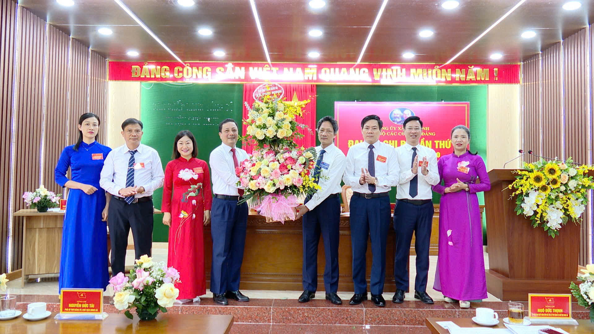 ĐẠI HỘI LẦN THỨ I CHI BỘ CÁC CƠ QUAN ĐẢNG XÃ PHÙ NINH THÀNH CÔNG TỐT ĐẸP