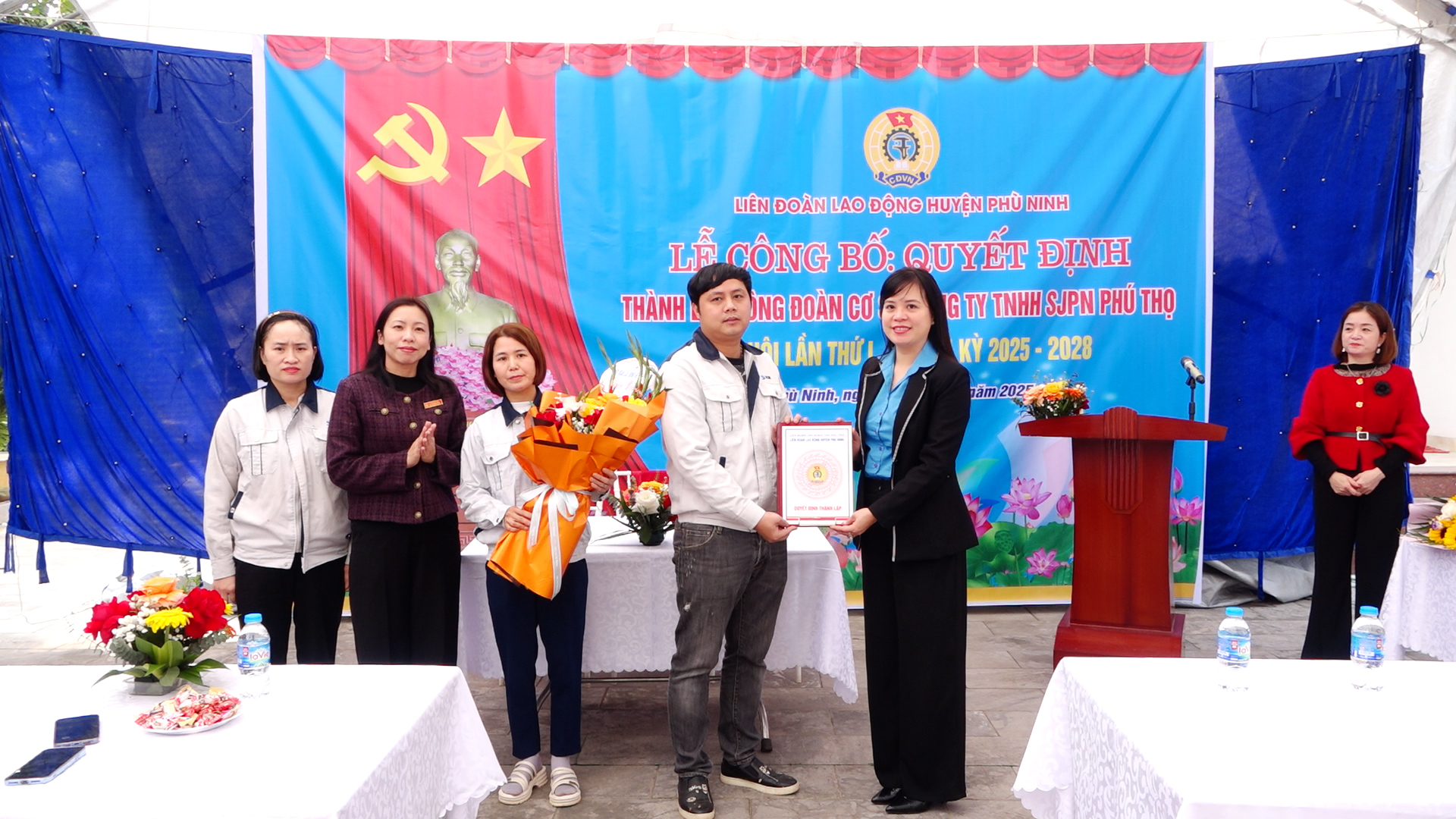 LĐLĐ huyện Phù Ninh tổ chức lễ ra mắt Công đoàn cơ sở Công ty TNHH SJPN Phú Thọ