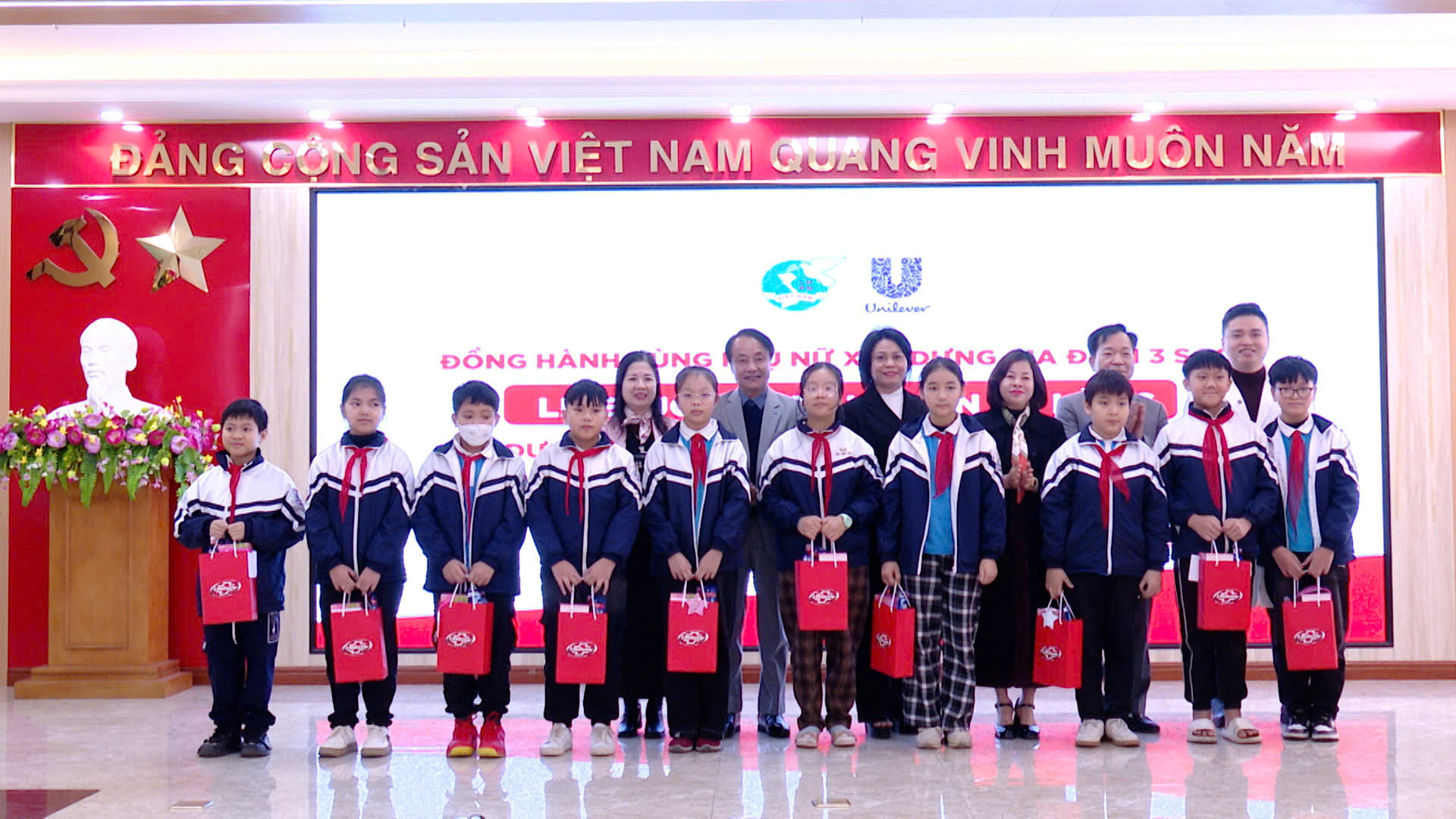 Chương trình “Đồng hành cùng phụ nữ xây dựng gia đình 3 sạch”