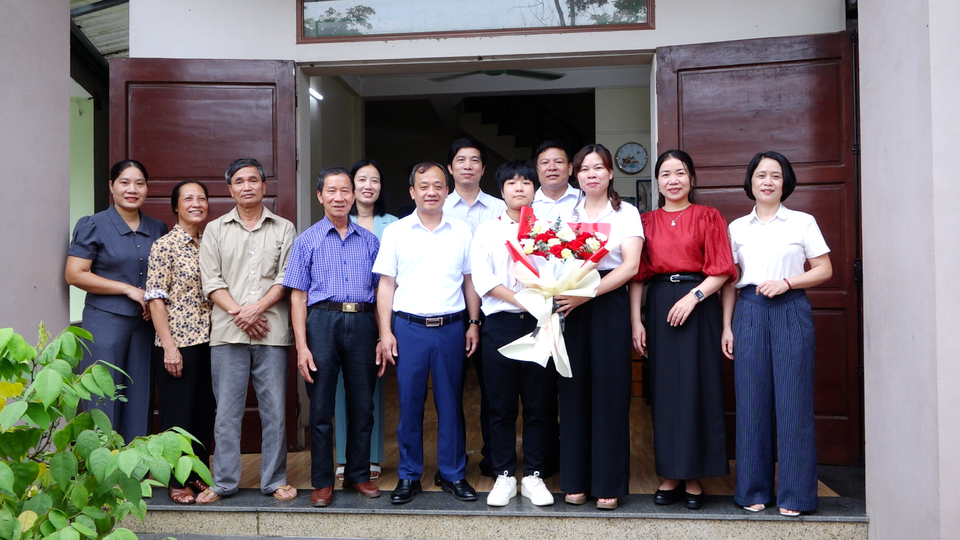 Huyện Phù Ninh khen thưởng học sinh đạt thủ khoa Kỳ thi vào lớp 10 THPT tỉnh Phú Thọ năm học 2025-2026 