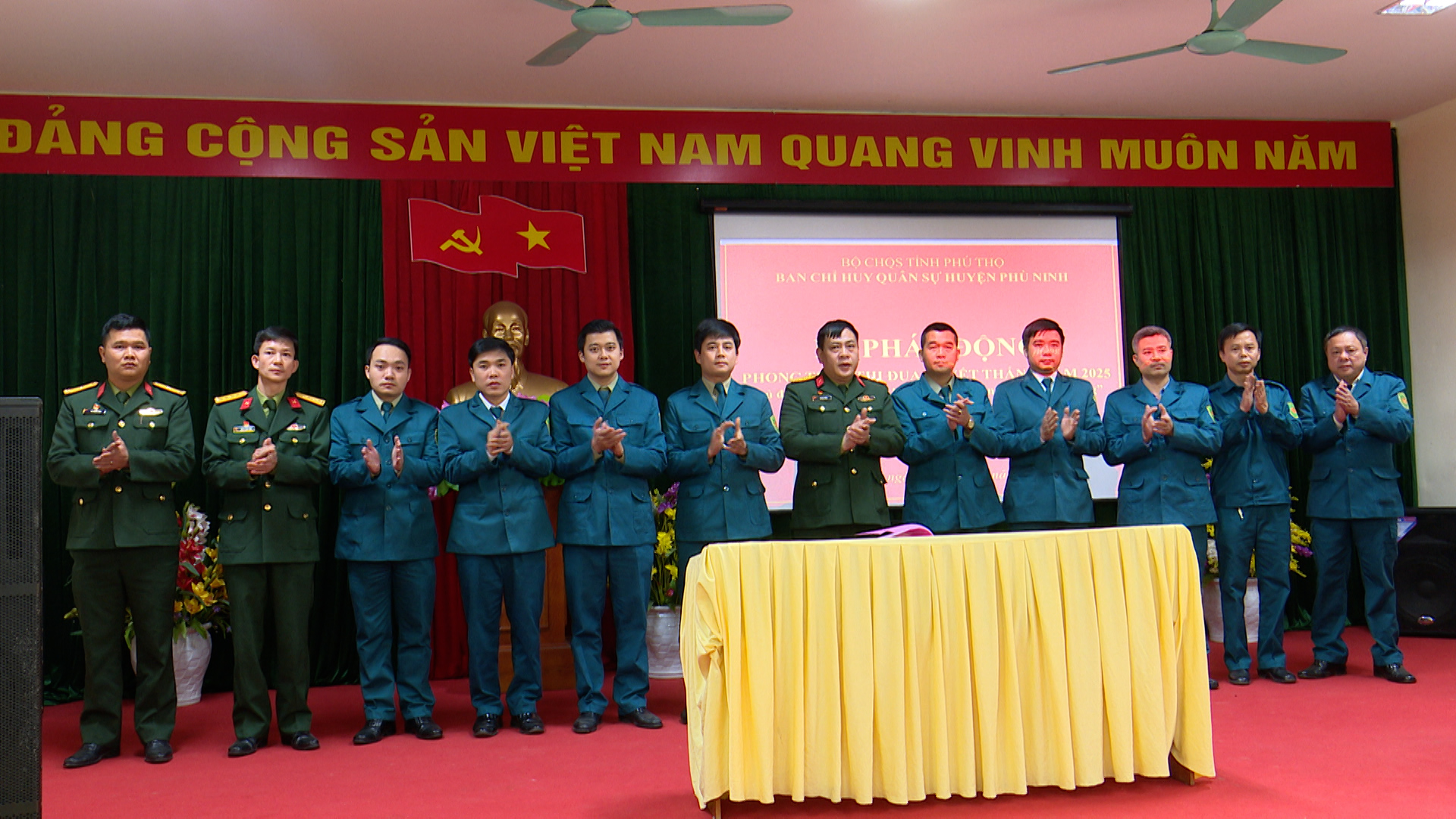 Ban Chỉ huy Quân sự huyện Phù Ninh tổ chức Lễ hát động Phong trào thi đua Quyết thắng năm 2025