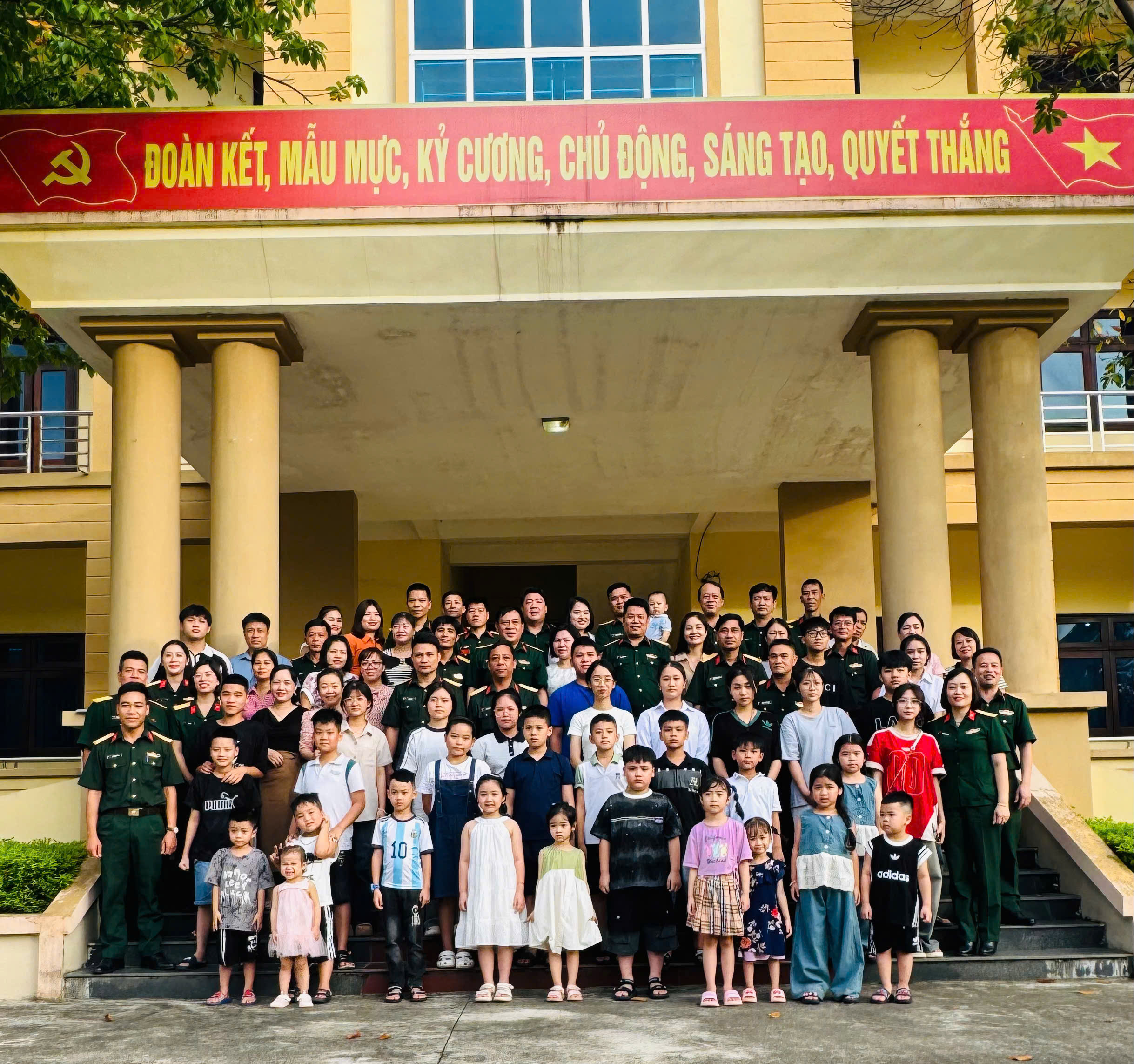 BAN CHQS HUYỆN PHÙ NINH: GẶP MẶT, TUYÊN DƯƠNG CÁC CHÁU HỌC SINH GIỎI NĂM HỌC 2024 – 2025